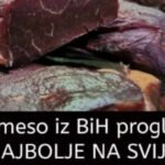 Priprema Mesa Nakon što je meso orezano, ključno je da se ohladi i ocijedi. Ovaj korak je neophodan kako bi se smanjila prisutnost krvi u mesu, jer se krv brzo kvari i može negativno utjecati na okus. Dakle, meso treba biti što je moguće suvlje prije nego što započne proces soljenja i sušenja. Soljenje Meso Soljenje je jedan od najvažnijih koraka u procesu sušenja mesa. So pomaže u izvlačenju vlage iz mesa i spajanju vlakana, čime se ubrzava proces sušenja. Tradicionalno, meso se soli do tjedan dana, uz povremeno odvajanje tekućine. Također, ako je meso naslagano jedno na drugo, potrebno je promijeniti njihov raspored kako bi se osiguralo ravnomjerno soljenje. Sušenje na Dimu Kod sušenja mesa na dimu, važno je minimizirati količinu dima koja dolazi u kontakt s mesom. Jedan od pristupa je zapaliti vatru na otvorenom i koristiti samo žeravicu u prostoru gdje se meso suši. Alternativno, posebne pećnice dizajnirane su za ograničavanje dima. Dim daje mesu poseban okus, ali prekomjerno pušenje može imati negativne zdravstvene implikacije, stoga je umjerenost ključna. Proces Sušenja Proces sušenja uključuje povremeno i učestalo paljenje kako bi se meso dehidriralo izlaganjem toplini i zraku. Izbor drveta je također bitan faktor. Na primjer, bukva se često koristi ako želite postići lijepu crvenu boju mesa. Kvalitetno drvo osigurava ravnomjerno sušenje i doprinosi karakterističnom okusu. Završni Koraci Nakon što je meso dovoljno suho, potrebno ga je čuvati na suhom i hladnom mjestu. Idealno je koristiti vakuumsku ambalažu kako bi se produžio rok trajanja i sačuvala svježina. Pravilno čuvano suho meso može trajati mjesecima, zadržavajući svoj okus i kvalitetu. Prateći ove smjernice, možete biti sigurni da će vaše suho meso biti vrhunske kvalitete, dostojno svoje reputacije kao najbolje na svijetu. Uživajte u ovom delikatesu i podijelite ga s prijateljima i porodicom. IZVOR: https://zdravoprirodno.com