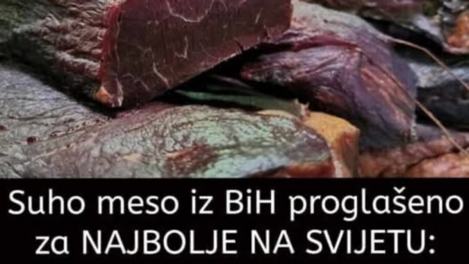 Priprema Mesa Nakon što je meso orezano, ključno je da se ohladi i ocijedi. Ovaj korak je neophodan kako bi se smanjila prisutnost krvi u mesu, jer se krv brzo kvari i može negativno utjecati na okus. Dakle, meso treba biti što je moguće suvlje prije nego što započne proces soljenja i sušenja. Soljenje Meso Soljenje je jedan od najvažnijih koraka u procesu sušenja mesa. So pomaže u izvlačenju vlage iz mesa i spajanju vlakana, čime se ubrzava proces sušenja. Tradicionalno, meso se soli do tjedan dana, uz povremeno odvajanje tekućine. Također, ako je meso naslagano jedno na drugo, potrebno je promijeniti njihov raspored kako bi se osiguralo ravnomjerno soljenje. Sušenje na Dimu Kod sušenja mesa na dimu, važno je minimizirati količinu dima koja dolazi u kontakt s mesom. Jedan od pristupa je zapaliti vatru na otvorenom i koristiti samo žeravicu u prostoru gdje se meso suši. Alternativno, posebne pećnice dizajnirane su za ograničavanje dima. Dim daje mesu poseban okus, ali prekomjerno pušenje može imati negativne zdravstvene implikacije, stoga je umjerenost ključna. Proces Sušenja Proces sušenja uključuje povremeno i učestalo paljenje kako bi se meso dehidriralo izlaganjem toplini i zraku. Izbor drveta je također bitan faktor. Na primjer, bukva se često koristi ako želite postići lijepu crvenu boju mesa. Kvalitetno drvo osigurava ravnomjerno sušenje i doprinosi karakterističnom okusu. Završni Koraci Nakon što je meso dovoljno suho, potrebno ga je čuvati na suhom i hladnom mjestu. Idealno je koristiti vakuumsku ambalažu kako bi se produžio rok trajanja i sačuvala svježina. Pravilno čuvano suho meso može trajati mjesecima, zadržavajući svoj okus i kvalitetu. Prateći ove smjernice, možete biti sigurni da će vaše suho meso biti vrhunske kvalitete, dostojno svoje reputacije kao najbolje na svijetu. Uživajte u ovom delikatesu i podijelite ga s prijateljima i porodicom. IZVOR: https://zdravoprirodno.com