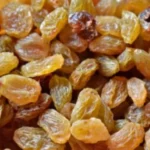 4 kašike susamovog sjemena – 8 kašika mljevenog lana – 40 g sjemena bundeve (oljušteno) – 200 g meda – 2 kašike želatina – 3 kašike suhih bobica grožđa Priprema: Samo operite sjemenke i stavite ih u blender zajedno sa ostalim sastojcima. Dobijenu smjesu čuvajte u staklenci, u frižideru. Primjena: Jedite po 2 kašike dnevno, jednu prije doručka, jednu prije ručka. Ubrzo ćete primjetiti poboljšanje. Bolovi će nestati ili se smanjiti. Nadamo se da vam je ovaj recept bio od koristi, jer su nam mnogi pisali da im je upravo ovaj recept pomogao. A za više članaka o zdravlju i prirodnim lijekovima posjetite našu web stranicu svaki dan i podijelite sa vašim prijateljima.